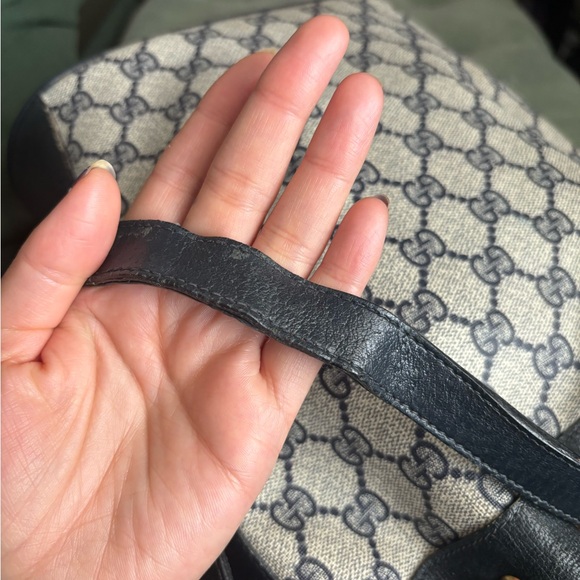 Vintage Gucci GG Supreme Drawstring Bucket Bag: 41.02.034 - Picture 11 of 14